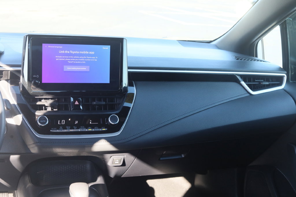 Used 2024 Toyota Corolla SE FWD image 13