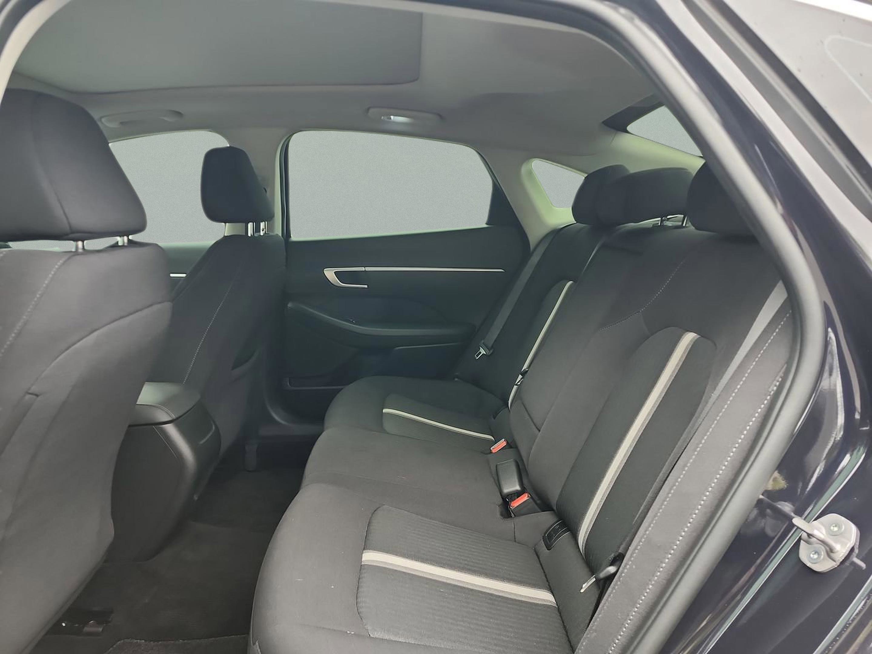 Certified 2024 Hyundai Sonata SEL w/ Convenience Package image 16