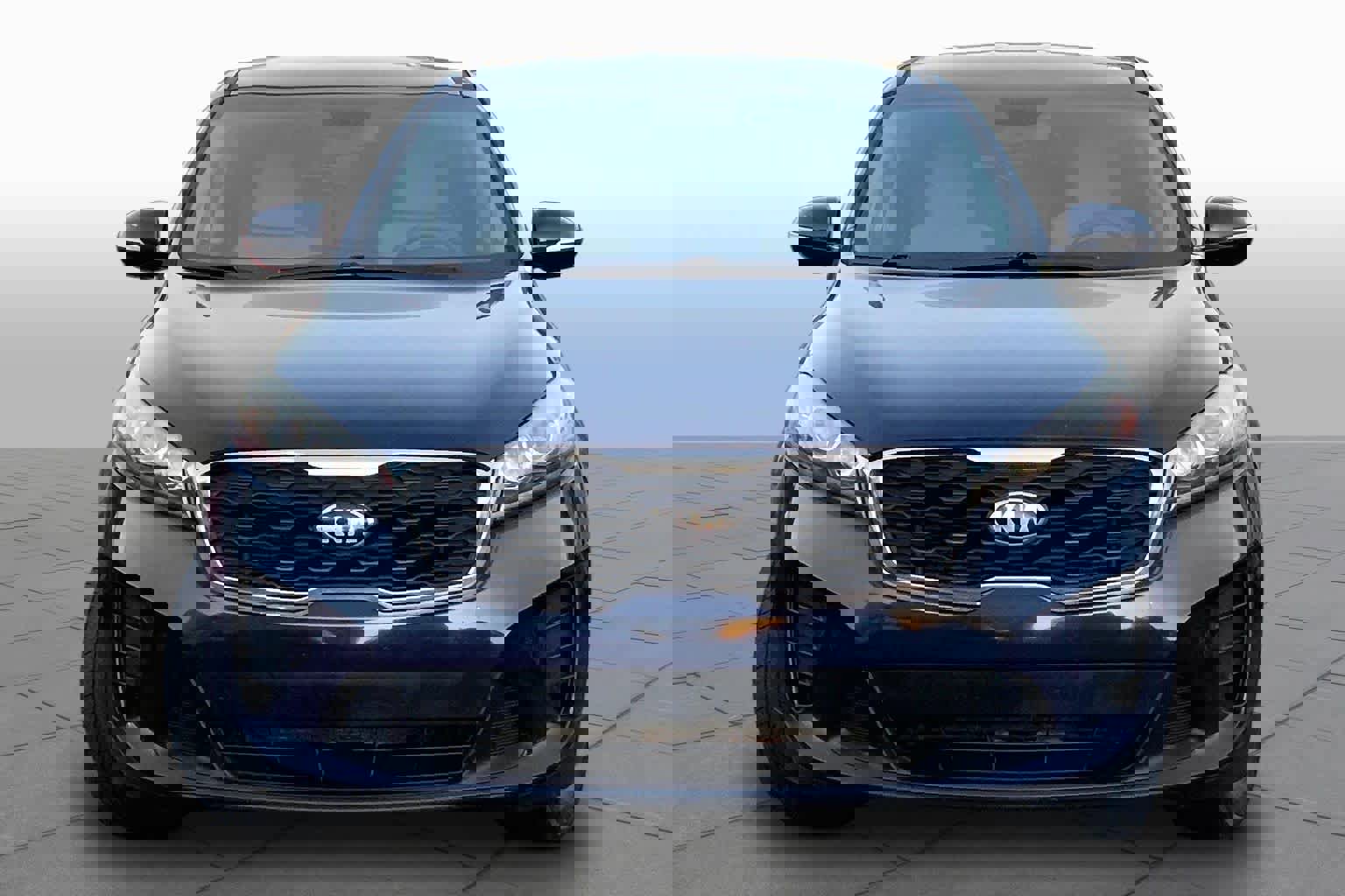 Used 2019 Kia Sorento LX image 4