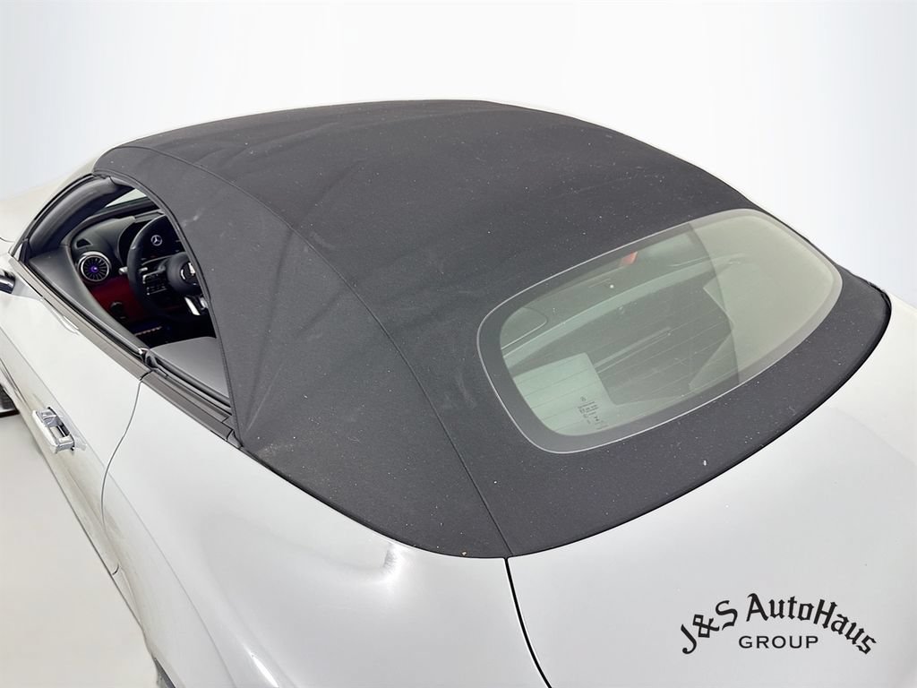 Used 2022 Mercedes-Benz SL 55 AMG 4MATIC w/ Driver Assistance Package image 16