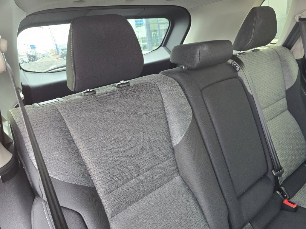 Used 2023 Nissan Rogue SV image 17