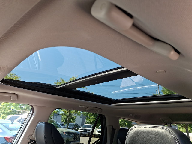 Certified 2024 Honda Pilot Touring image 15