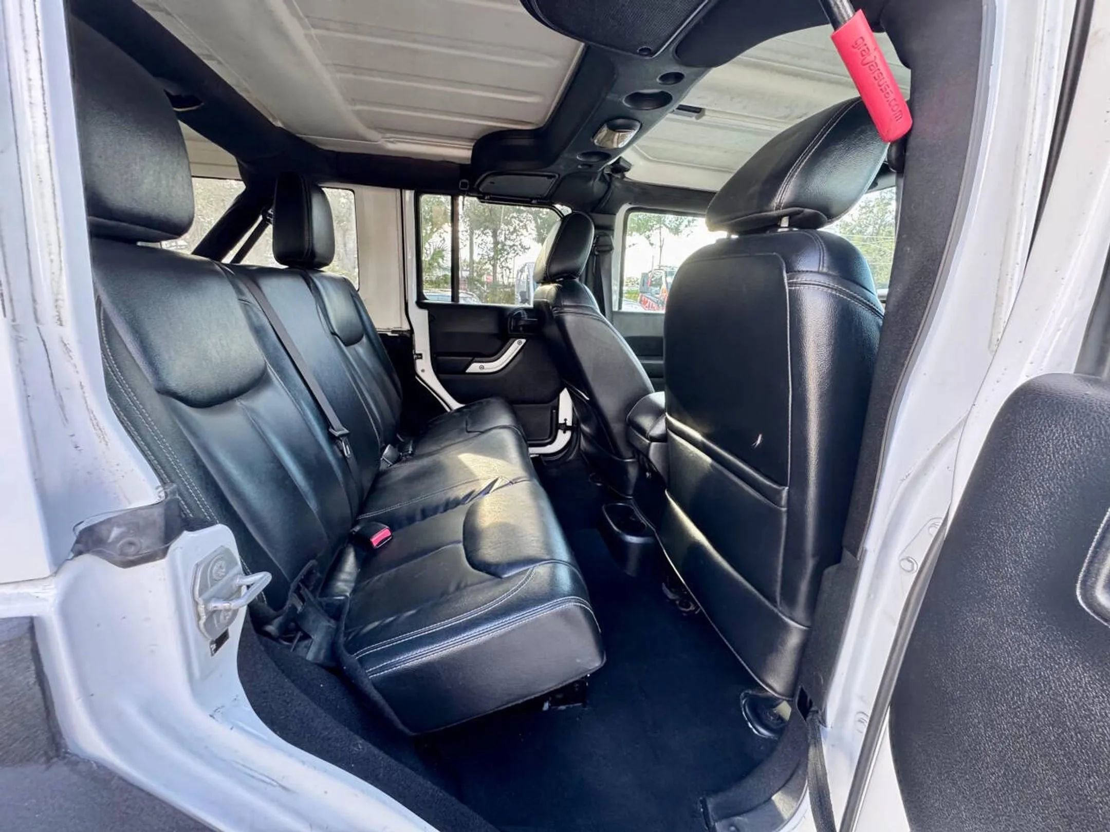 Used 2016 Jeep Wrangler Unlimited Rubicon image 21