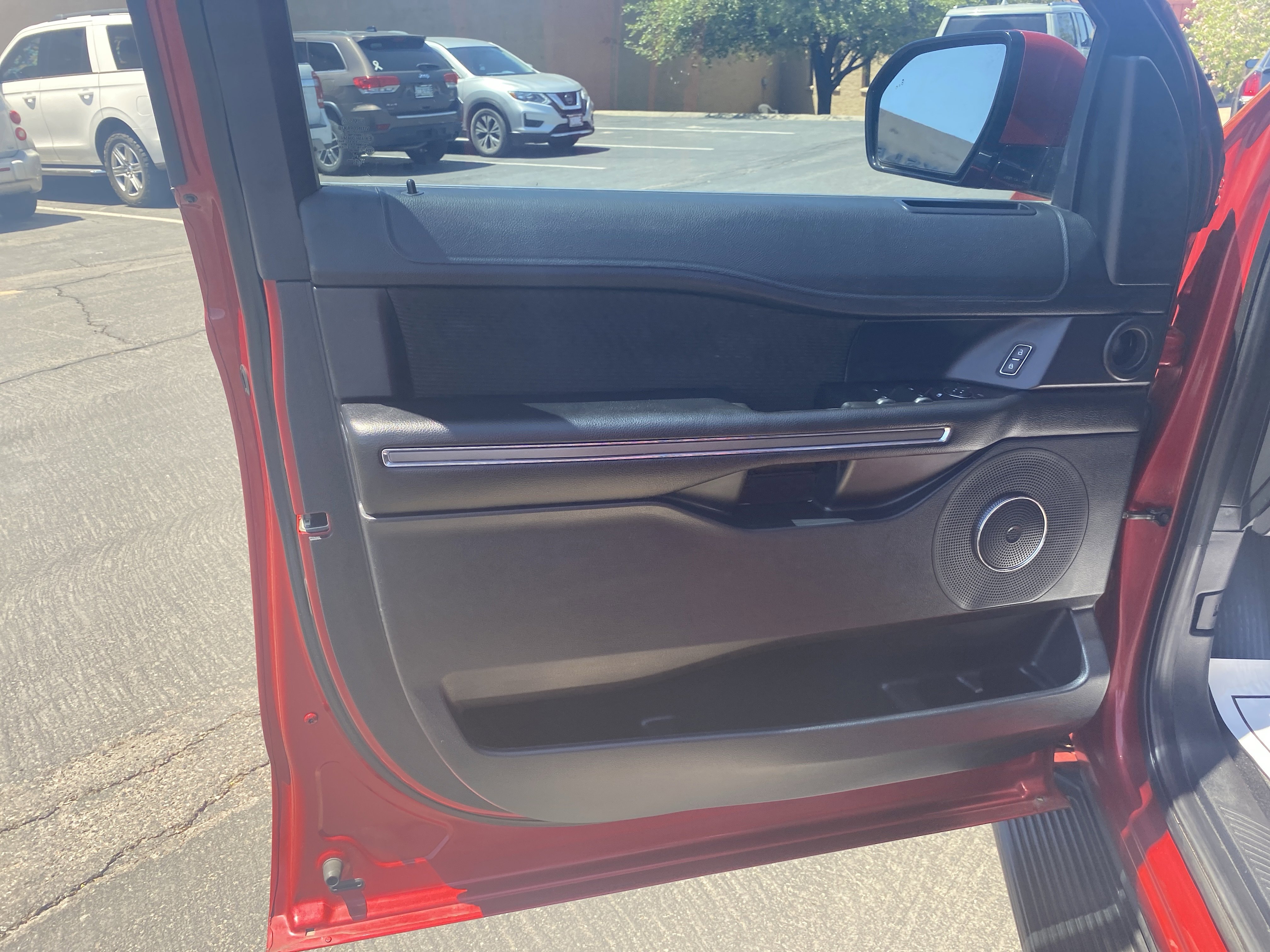 Used 2020 Ford Expedition XLT RWD image 7