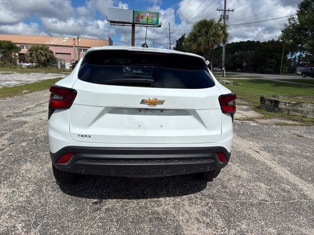 Used 2026 Chevrolet Trax LS FWD image 4