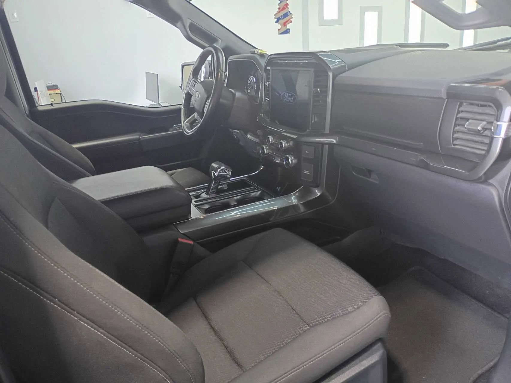 Used 2022 Ford F150 XLT w/ Equipment Group 302A High image 17