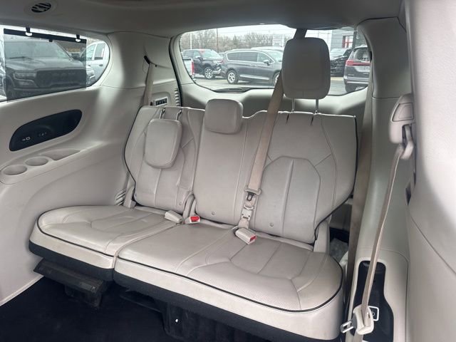 Used 2021 Chrysler Pacifica Limited w/ Premium & Safety Sphere Group image 15