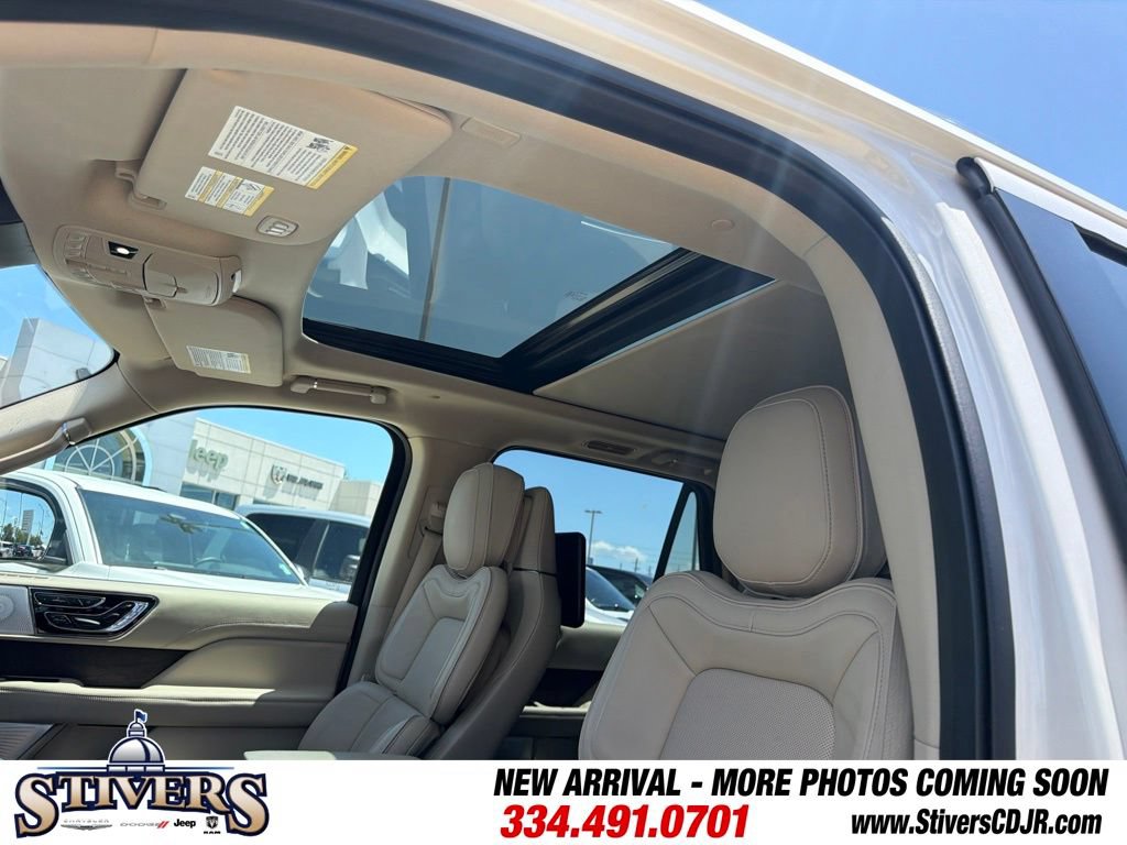 Used 2018 Lincoln Navigator L Reserve w/ Technology Package AWD/4WD image 15