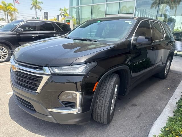 Used 2023 Chevrolet Traverse LS FWD image 2