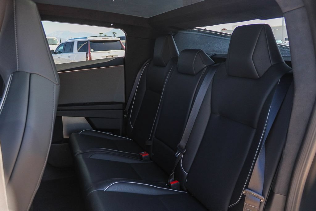 Used 2025 Tesla Cybertruck AWD Crew Cab image 19