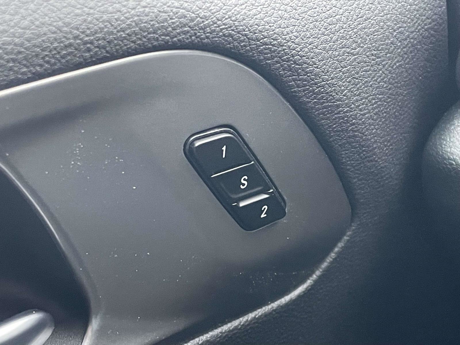 New 2026 Chrysler Pacifica Select image 6