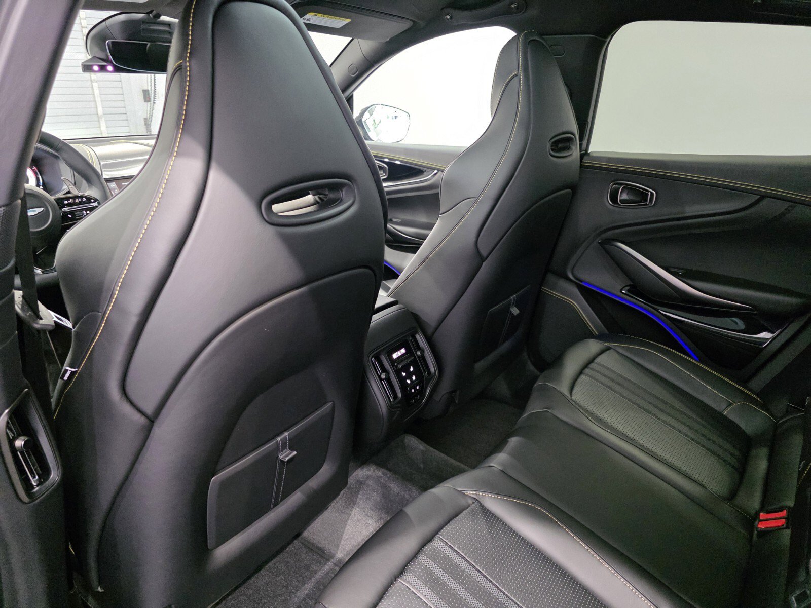 New 2026 Aston Martin DBX 707 image 20