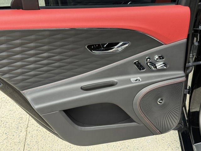 Used 2024 Bentley Flying Spur Azure image 32