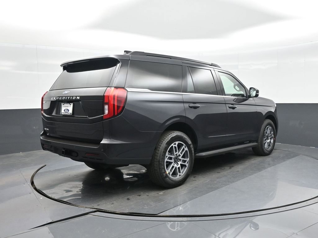 New 2026 Ford Expedition Active image 7