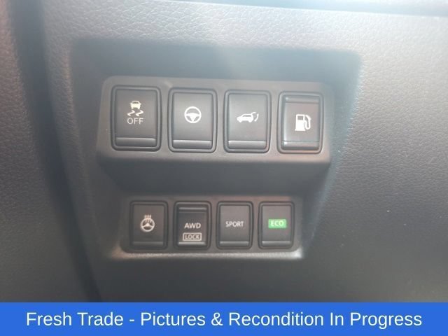 Used 2019 Nissan Rogue SL AWD/4WD image 16