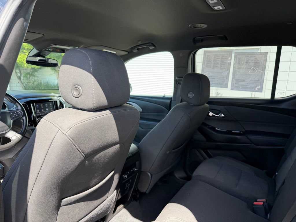 Used 2023 Chevrolet Traverse LT FWD image 18