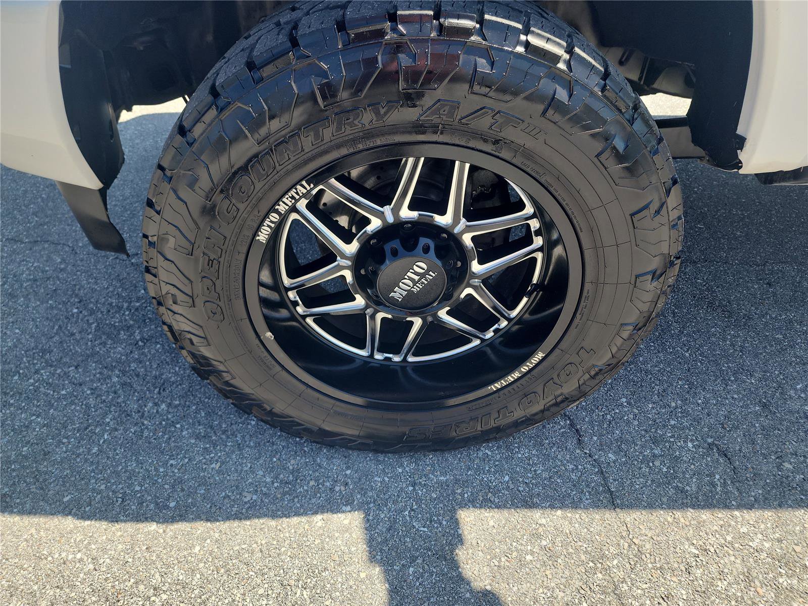 Used 2017 Ford F350 Platinum w/ FX4 Off-Road Package AWD/4WD image 9