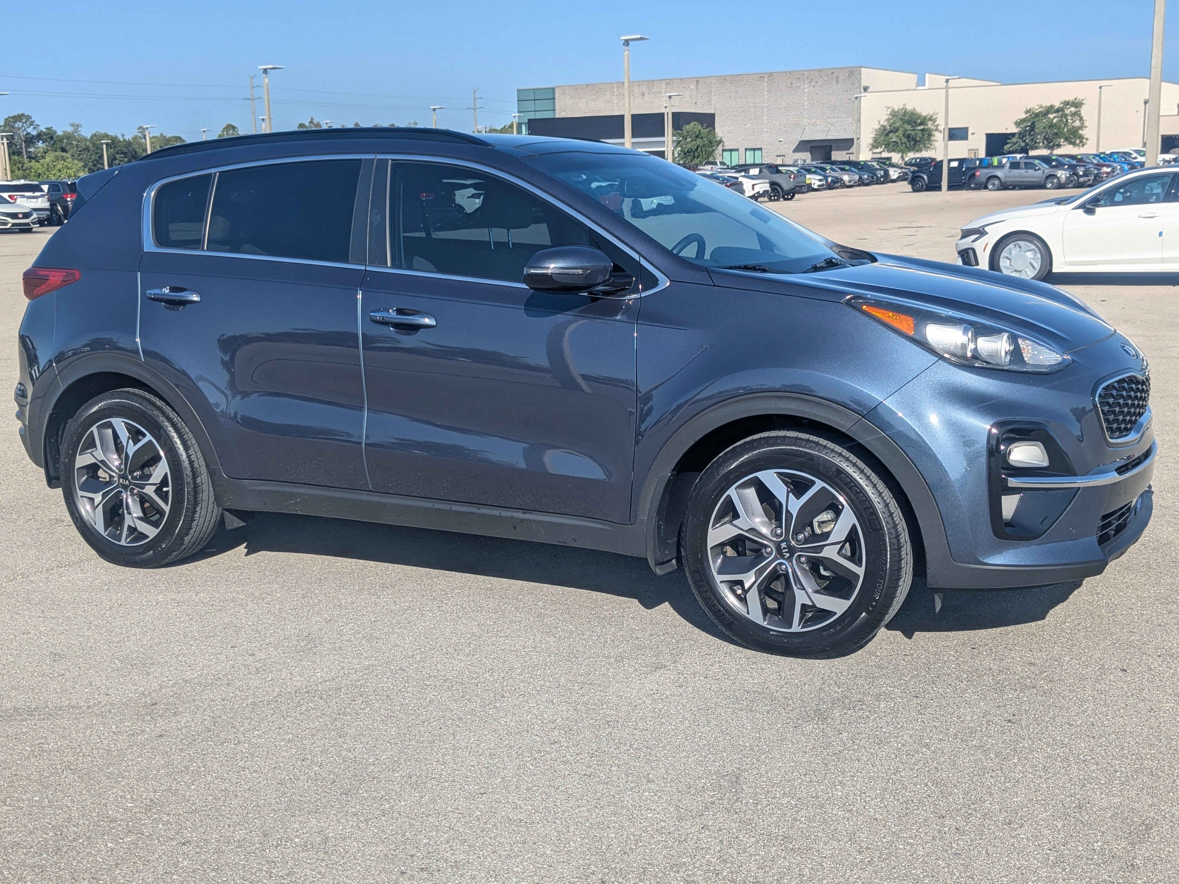 Certified 2020 Kia Sportage EX w/ EX Technology Package FWD image 2