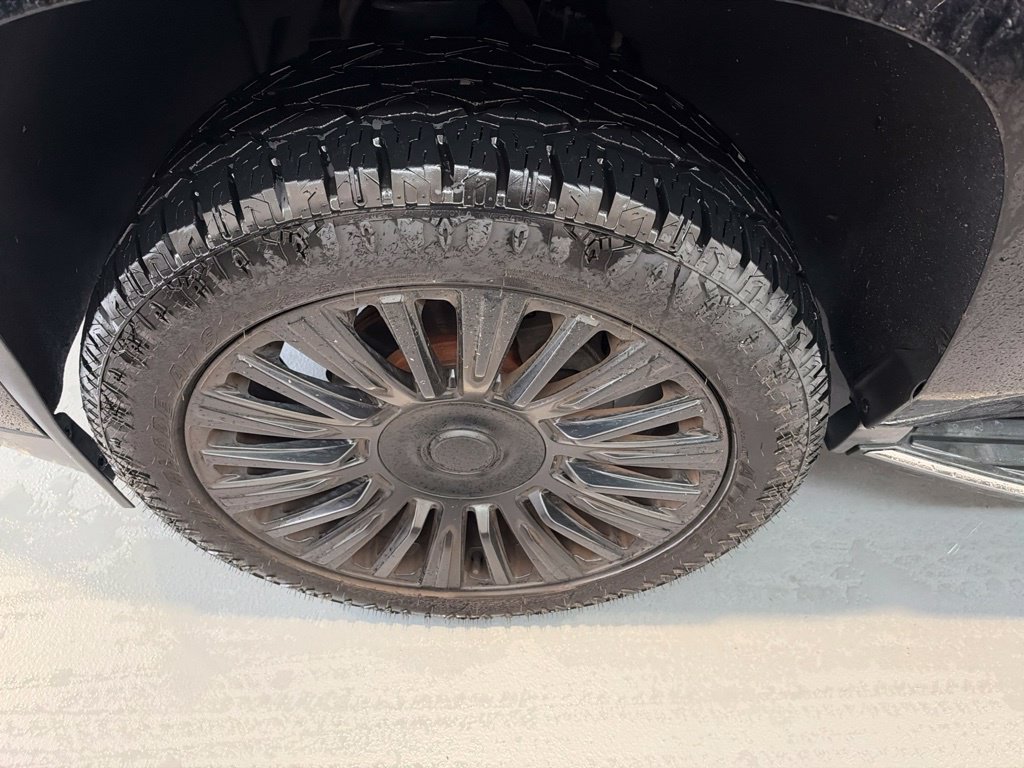 Used 2016 Cadillac Escalade Luxury AWD/4WD image 7