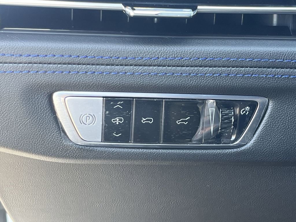 New 2026 Cadillac Escalade IQ Sport 1 w/ LPO, ONYX Package image 26