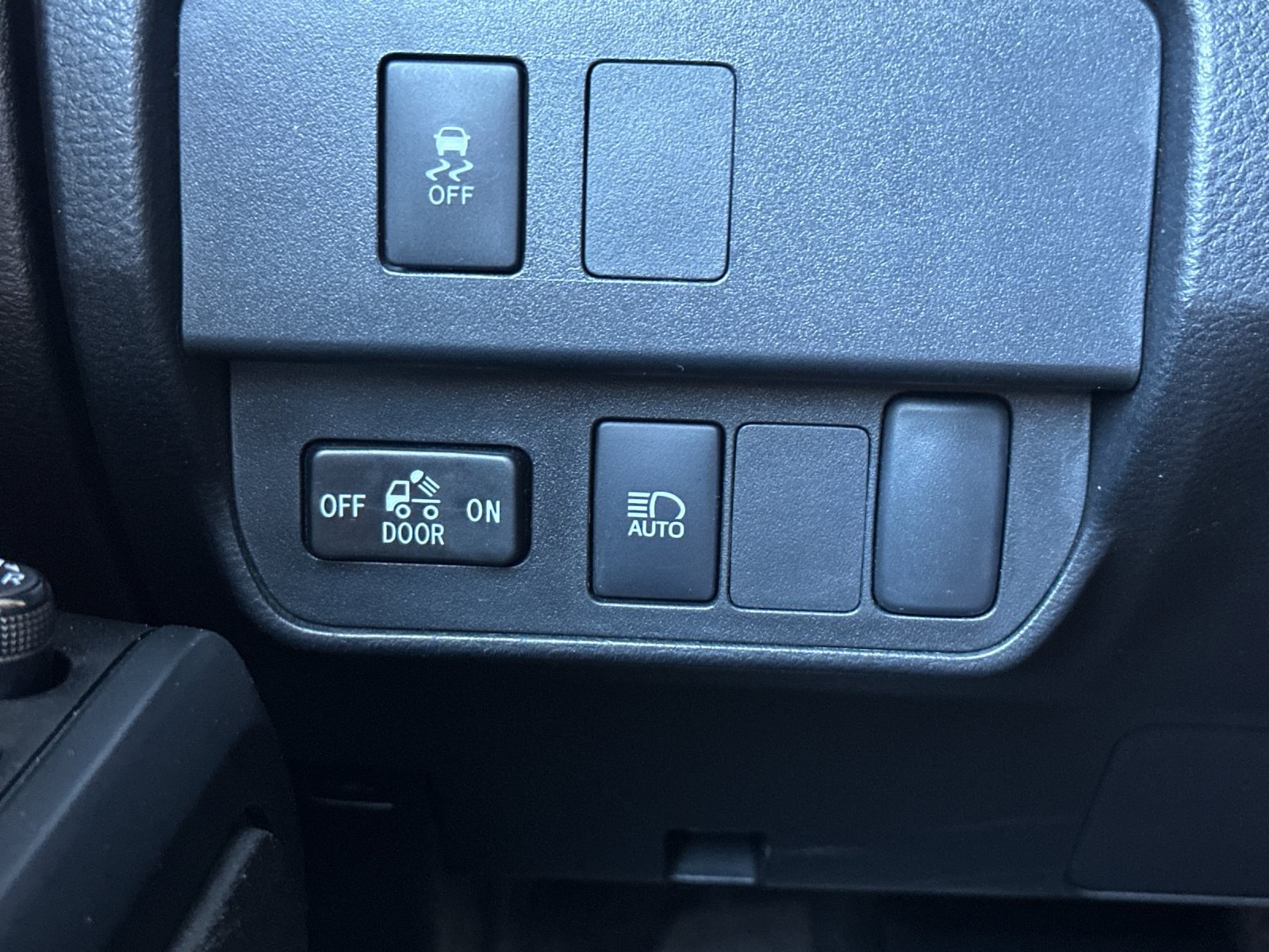 Used 2023 Toyota Tacoma SR w/ SR Convenience Package RWD image 31