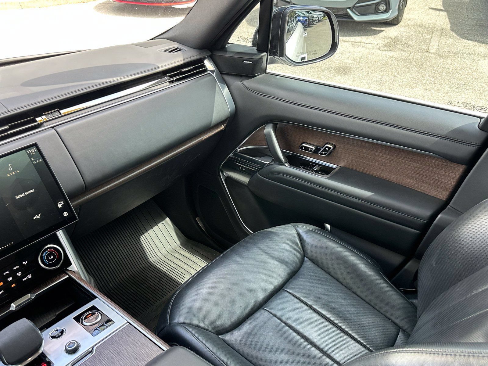 Used 2023 Land Rover Range Rover SE AWD/4WD image 16