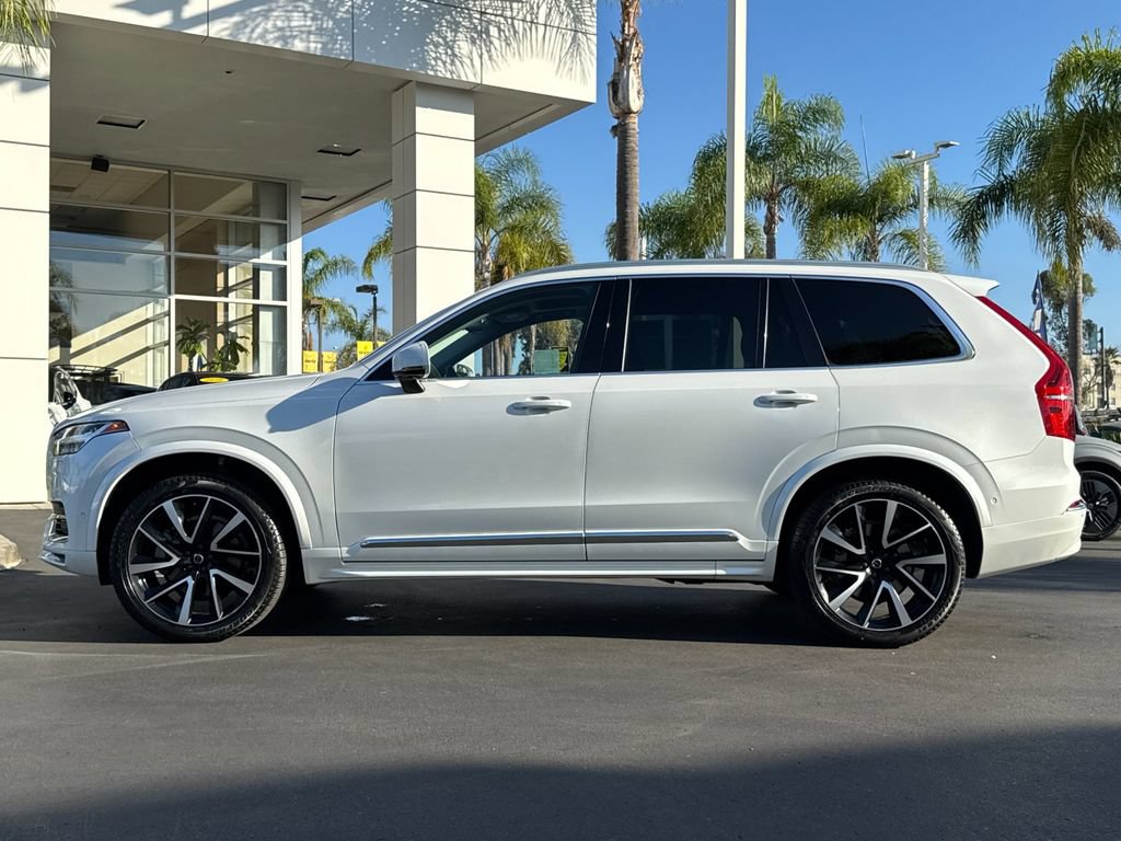 Certified 2023 Volvo XC90 B5 Plus AWD/4WD image 2