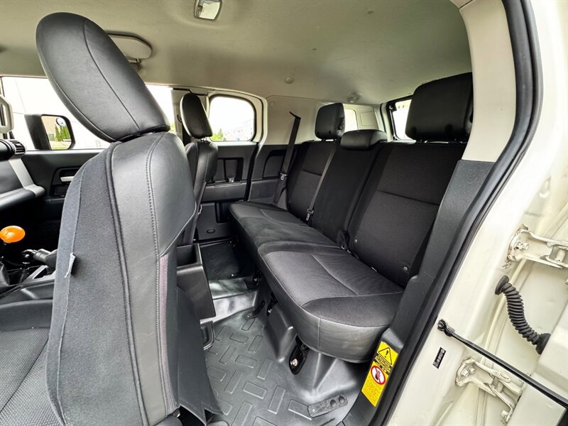 Used 2011 Toyota FJ Cruiser 4WD image 22