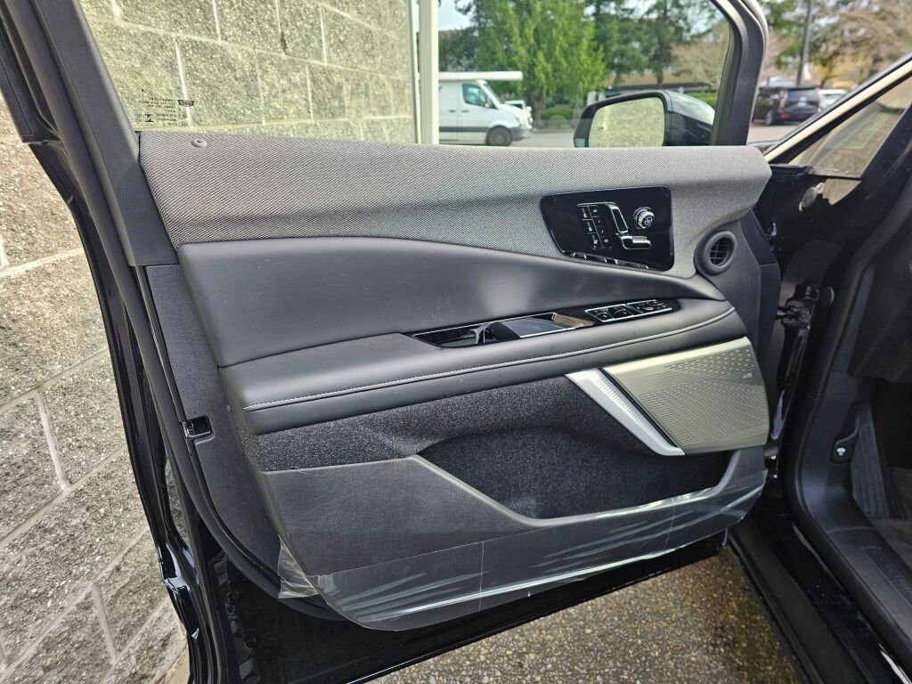 New 2026 Cadillac Optiq Luxury 2 image 22