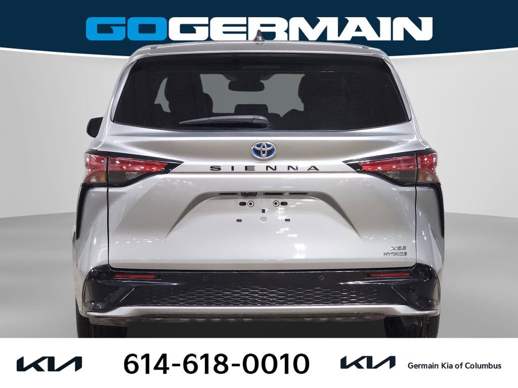 Used 2021 Toyota Sienna XSE image 9