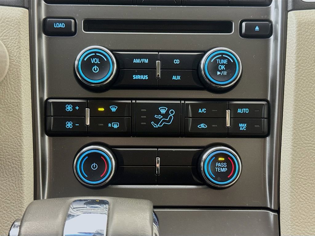 Used 2010 Ford Taurus Limited image 16