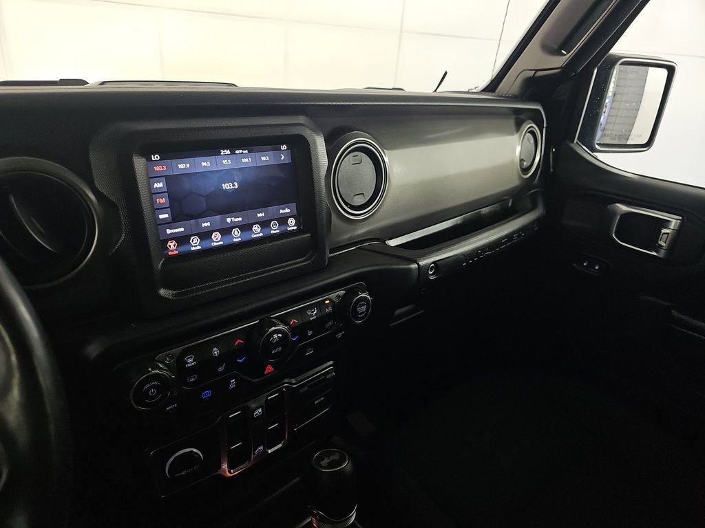 Used 2023 Jeep Wrangler Unlimited w/ Cold Weather Group AWD/4WD image 6