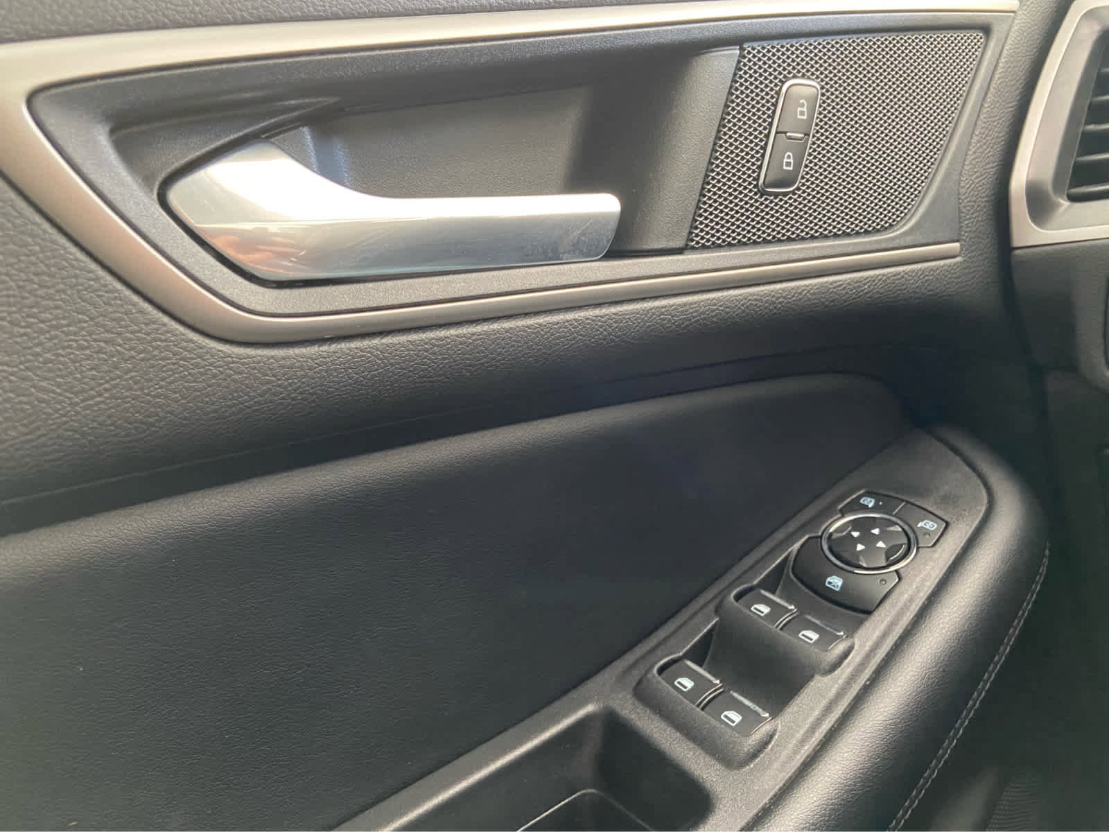 Used 2022 Ford Edge SEL w/ Convenience Package image 38