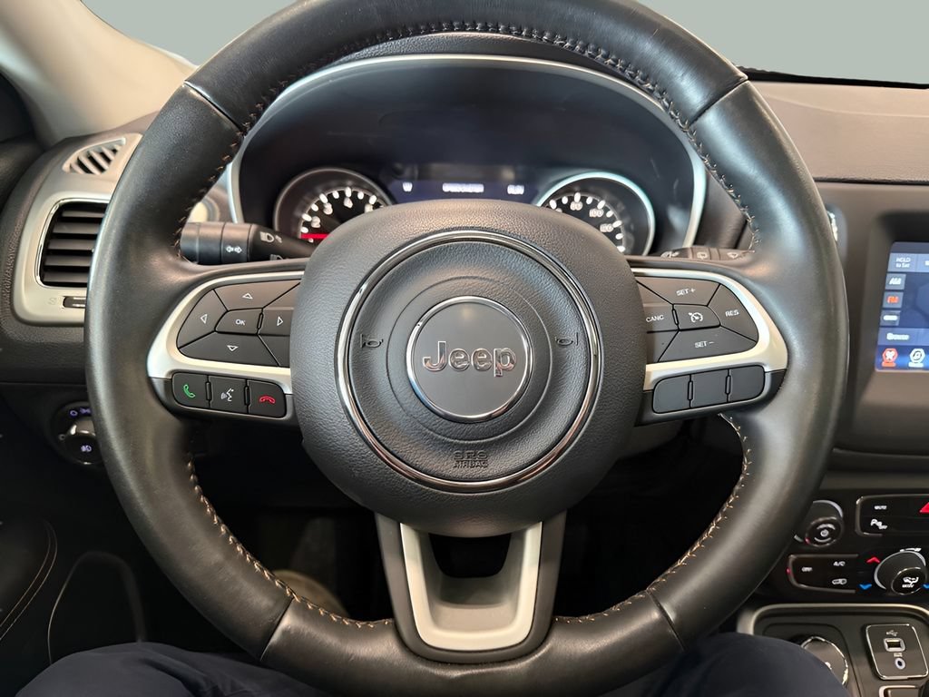 Used 2018 Jeep Compass Latitude w/ Popular Equipment Group AWD/4WD image 18