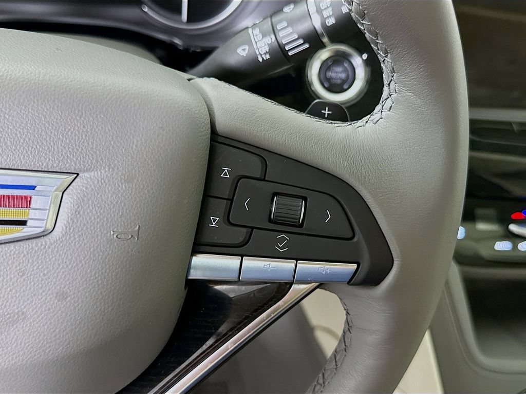 Used 2025 Cadillac XT6 Premium Luxury w/ LPO, Floor Liner Package AWD/4WD image 24