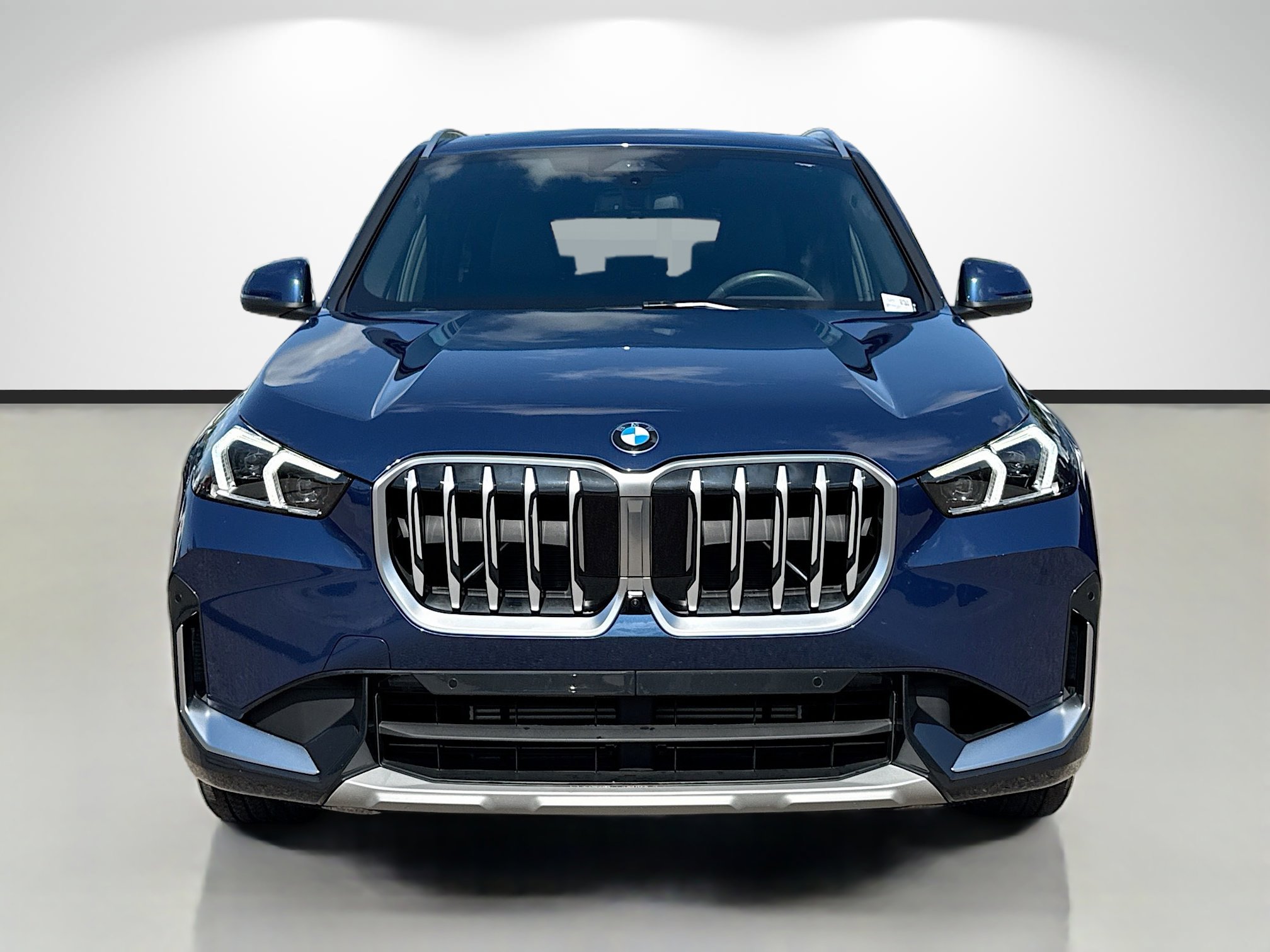 Used 2025 BMW X1 xDrive28i AWD/4WD image 8