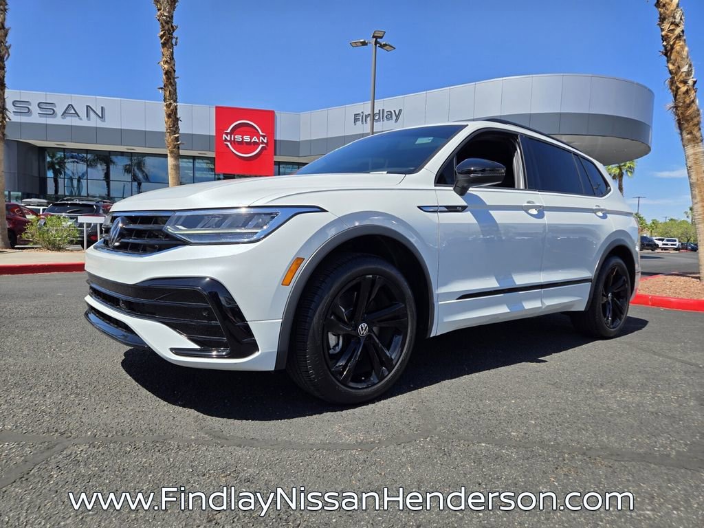 Used 2023 Volkswagen Tiguan SE R-Line FWD image 2