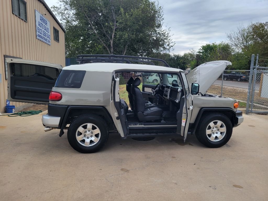 Used 2008 Toyota FJ Cruiser 2WD image 28
