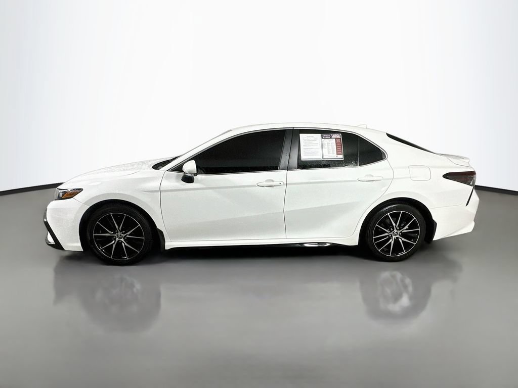 Used 2023 Toyota Camry SE w/ Convenience Package FWD image 5