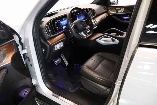 Used 2024 Mercedes-Benz GLS 580 4MATIC image 26