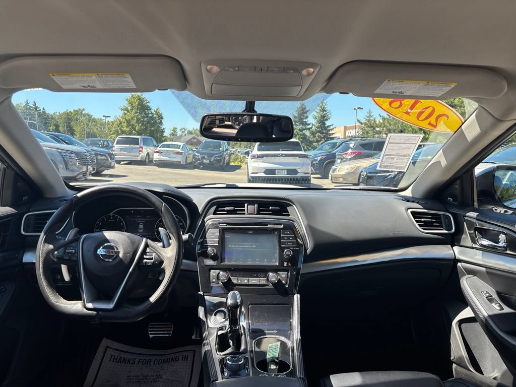 Used 2018 Nissan Maxima SR w/ Midnight Edition FWD image 13