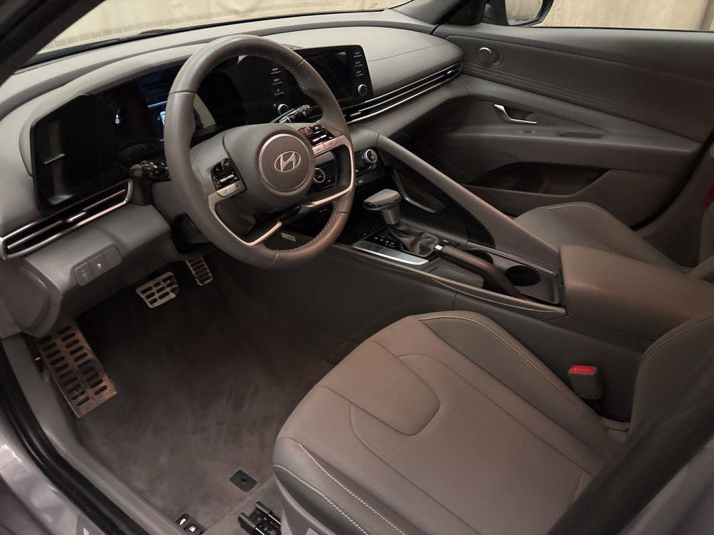 New 2025 Hyundai Elantra Sport image 12