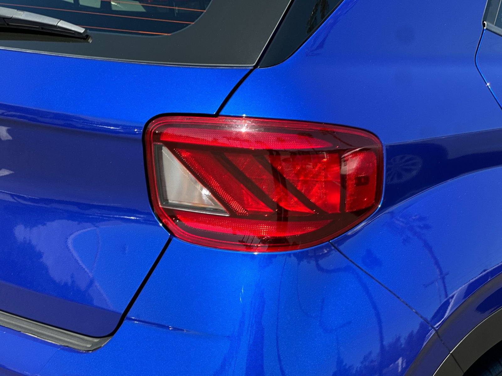 Used 2024 Hyundai Venue Limited FWD image 25