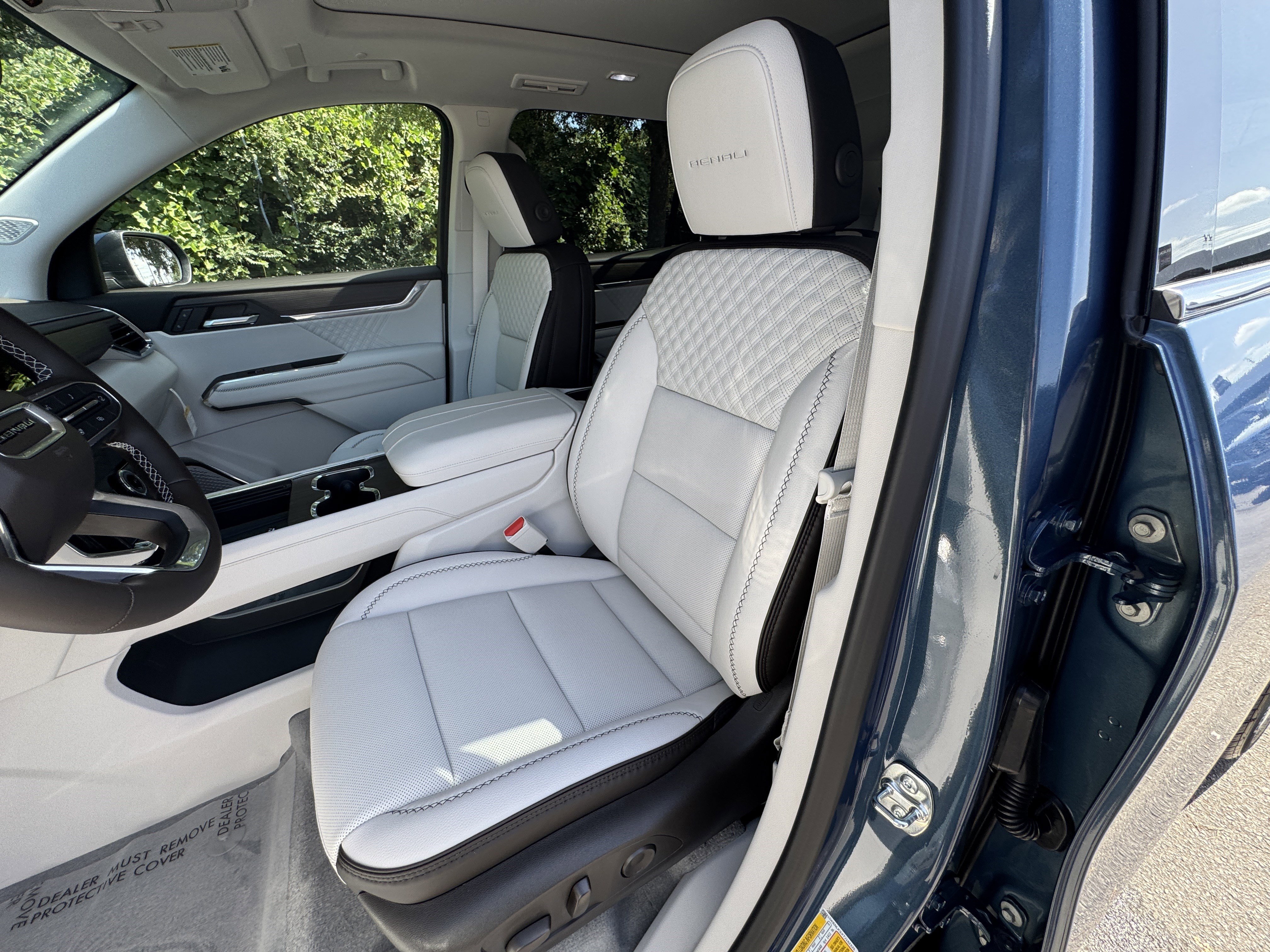 New 2026 GMC Acadia Denali w/ Super Cruise Package image 12
