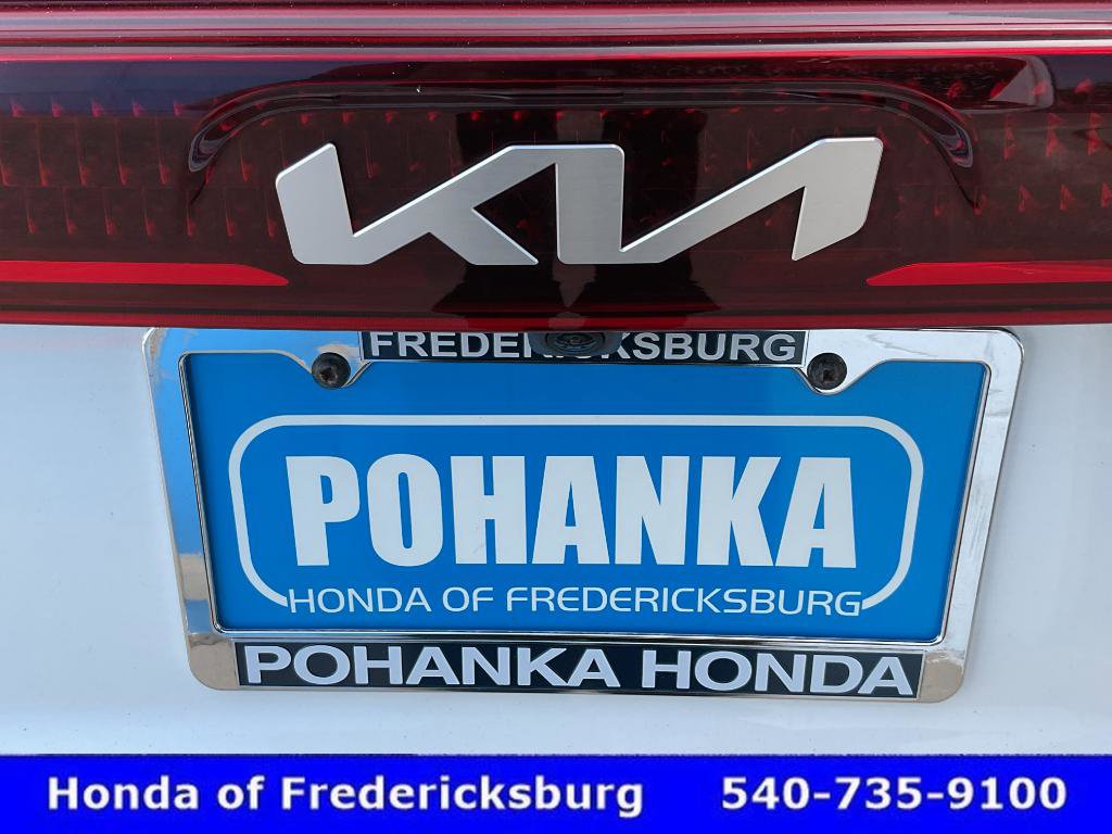 Used 2024 Kia Carnival LX FWD image 14