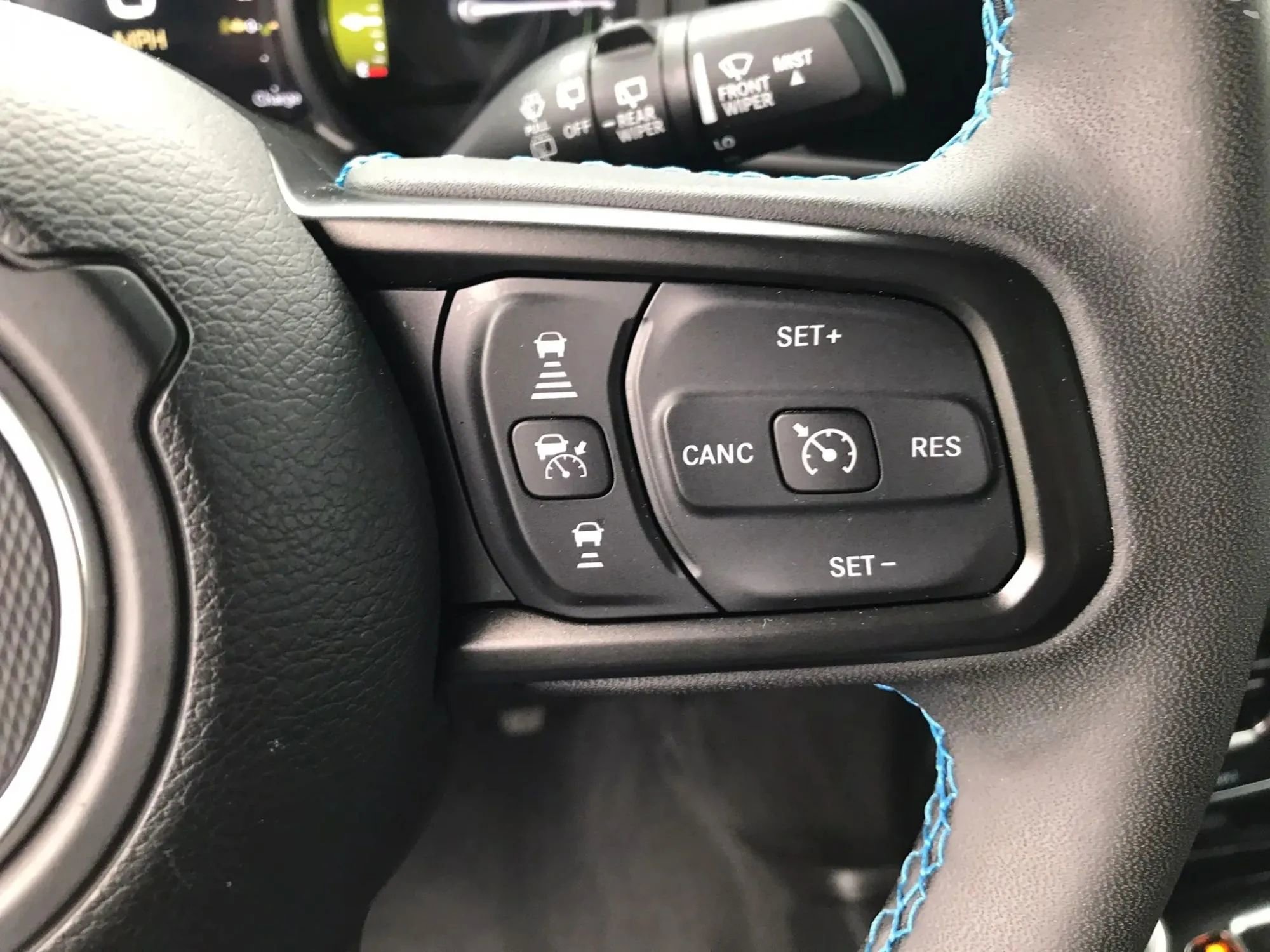 Used 2025 Jeep Wrangler Unlimited Rubicon 4xe w/ Convenience Group AWD/4WD image 16