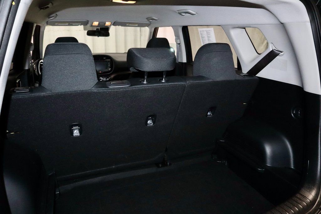 Used 2025 Kia Soul LX image 14