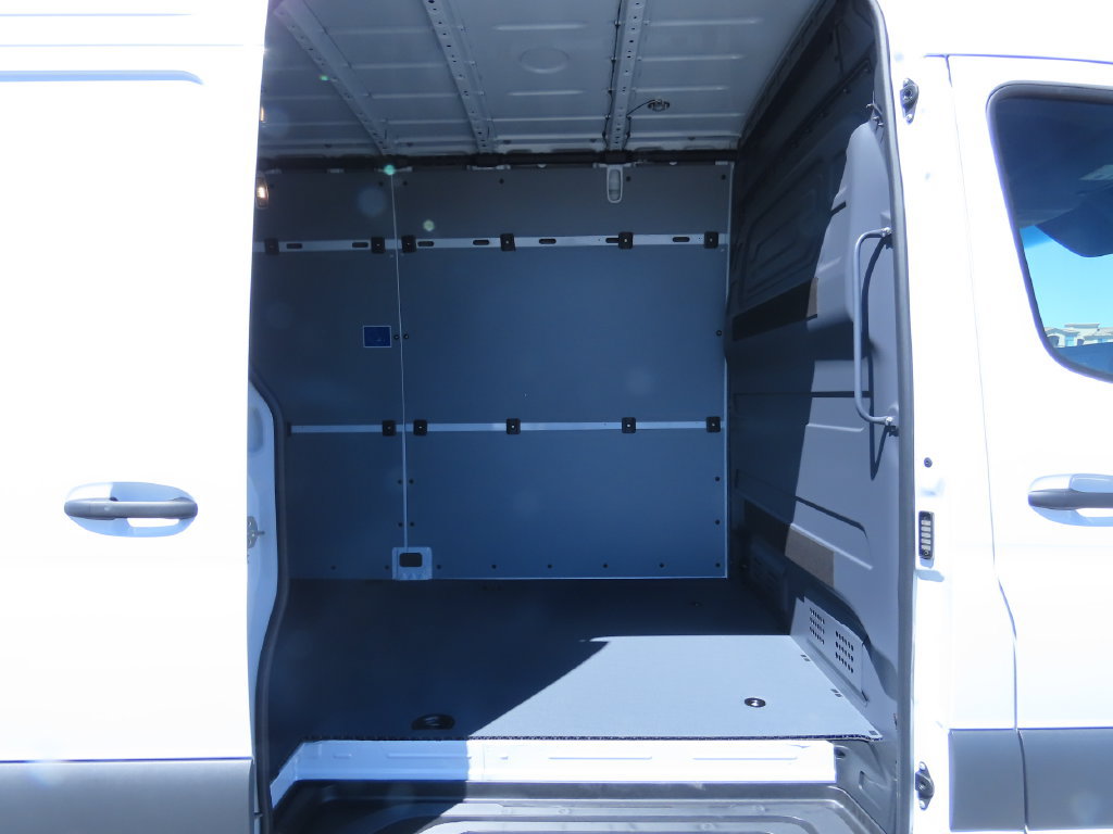 Used 2024 Mercedes-Benz Sprinter 2500 image 21