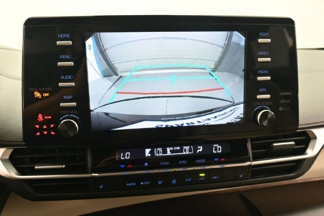 Used 2021 Toyota Sienna XLE FWD image 23