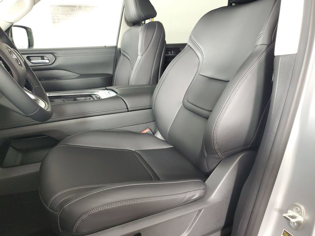 New 2026 Nissan Armada SV image 12